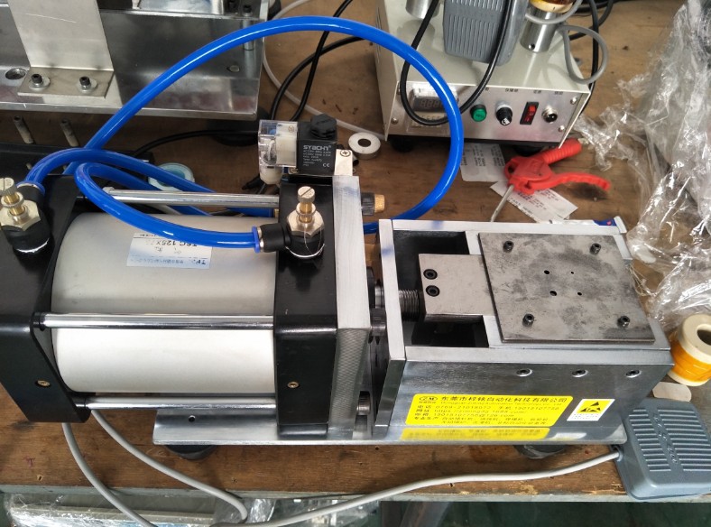 加大气缸自动切脚机可以切刀最低5.0针脚自动气动切脚机磁环切脚