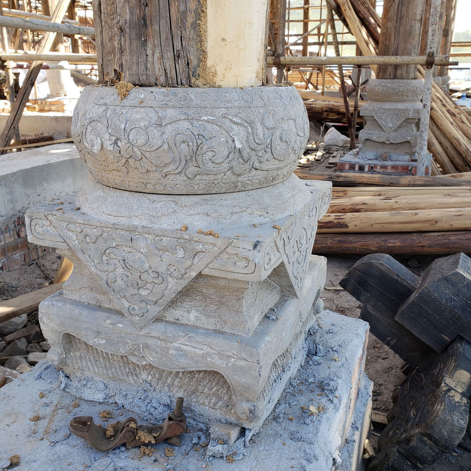 嘉祥石雕青石仿古柱墩 圆形六角八角形木柱底座柱基石 柱础柱顶石