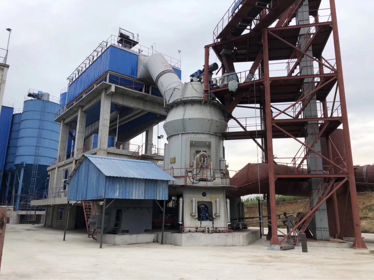 pf vrm 水泥立磨 立式辊磨机 生料磨 煤磨 矿渣磨