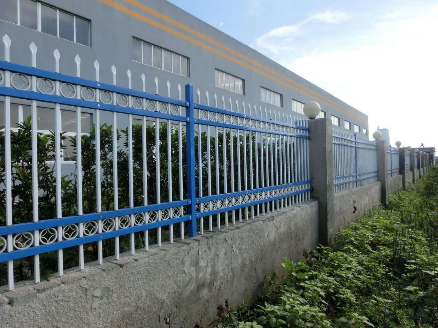 围墙栅栏生产厂家 围墙围栏 围墙护栏网 锌钢护栏报价