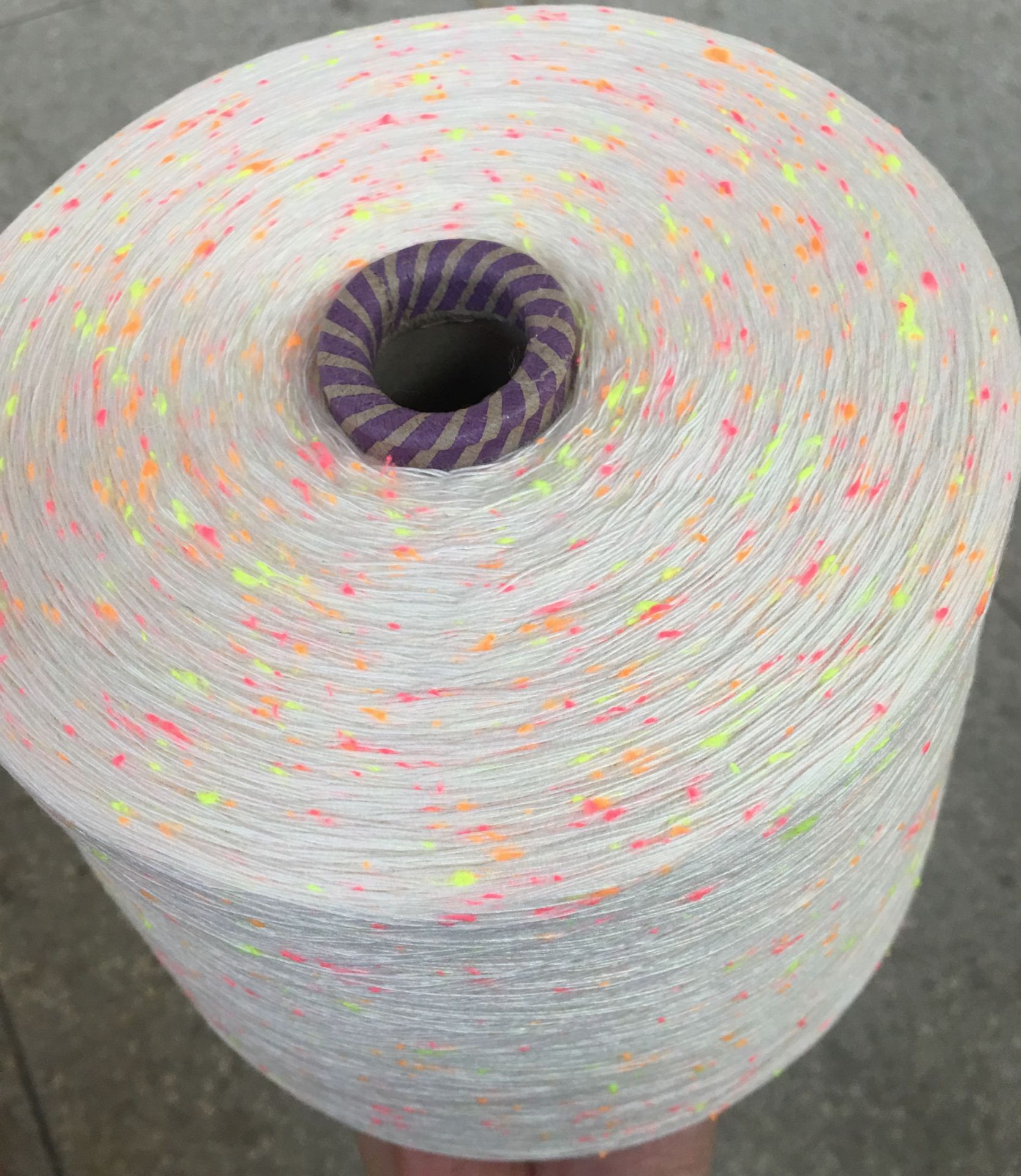 车间在纺大化纤白涤 4色点子纱 机织用纱 晴涤荧光点子纱毛衫可用