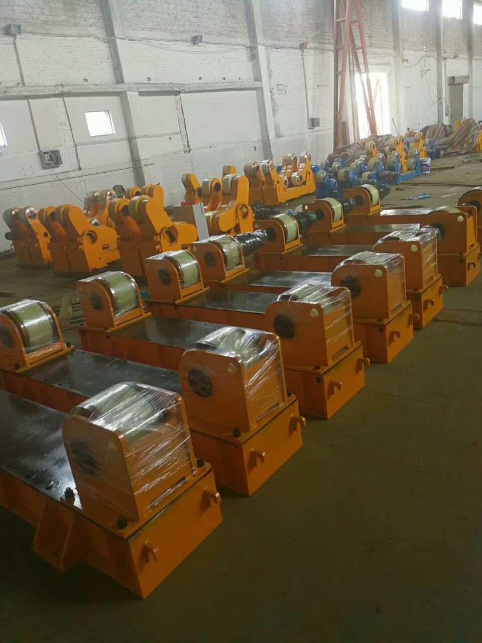 托轮架60吨自调式滚轮架定做1200吨可调式滚轮架厂家