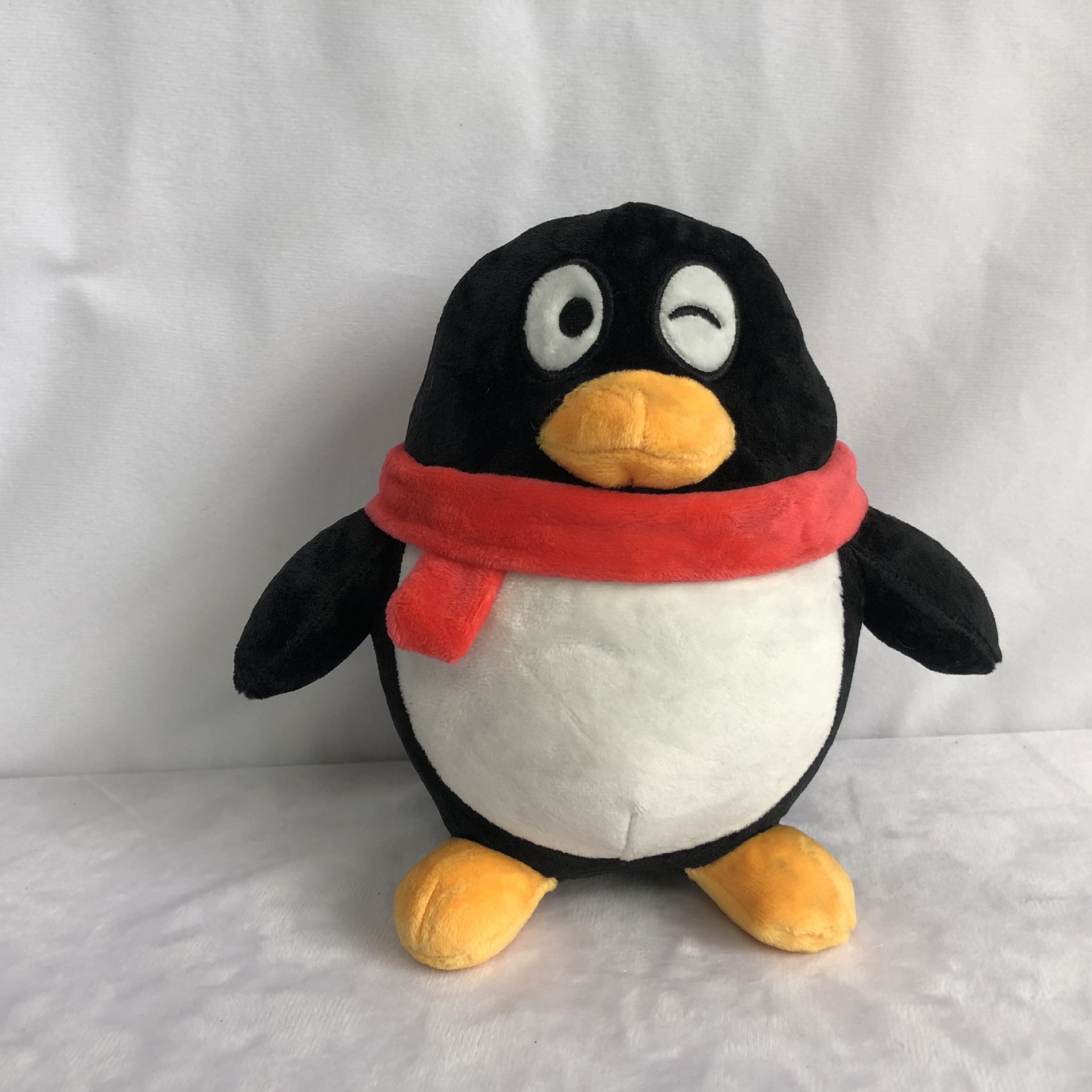 毛绒玩具企鹅腾讯吉祥物定制腾讯合作伙伴来图来样定制毛绒玩具