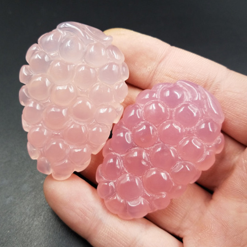 厂家批发天然玉石a货手工雕刻冰种粉色玉髓玛瑙葡萄吊坠 硕果累累