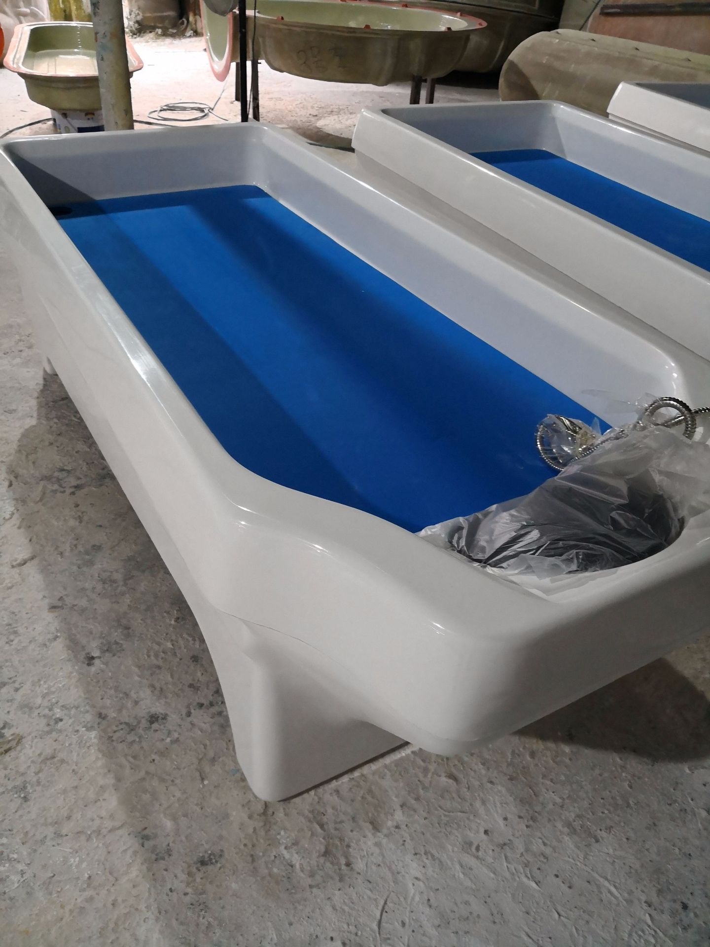 厂家出产亚克力桑拿水床,恒温水床,spa水疗床,盐浴床