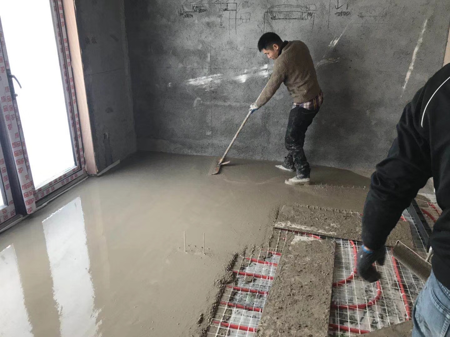 地暖水泥自流平砂浆地热专用回填砂浆 水泥基自流平砂浆地面