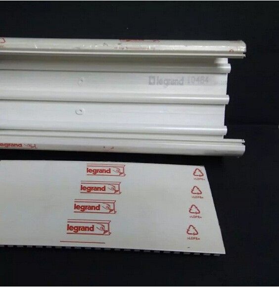 罗格朗dlp线槽105x50mm 是1米的价格 一根为2米长 货号10464