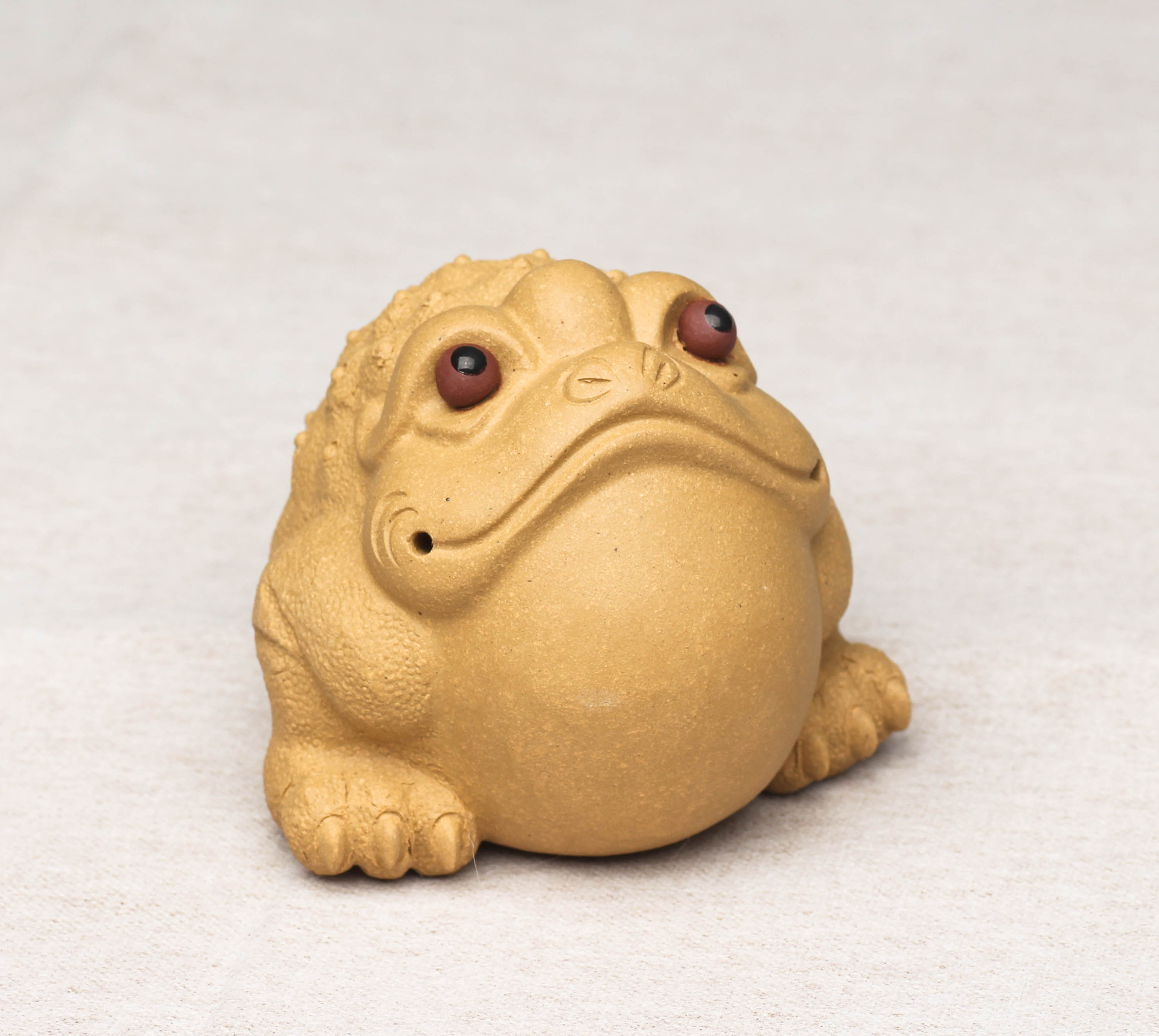 批发宜兴紫砂茶宠三足金蟾蜍求财金蟾摆件雕塑茶具配件工艺品定制