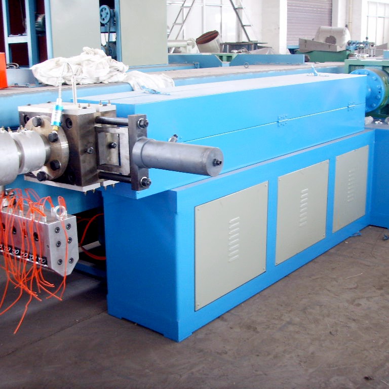 厂家直销优质塑料扁丝机产地货源定制款pp塑料编织袋丝机组生产线