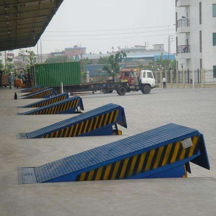 电动卸货平台大吨位钢结构集装箱移动式固定液压登车桥特殊可定制