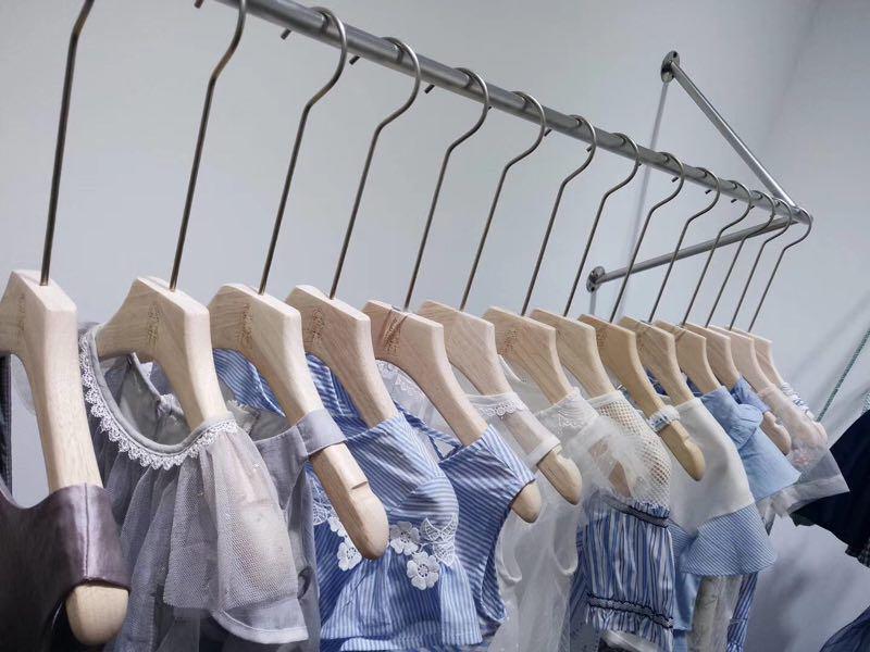 一个四季青童装档口老板娘的服装创业之路:中国童装行业分析