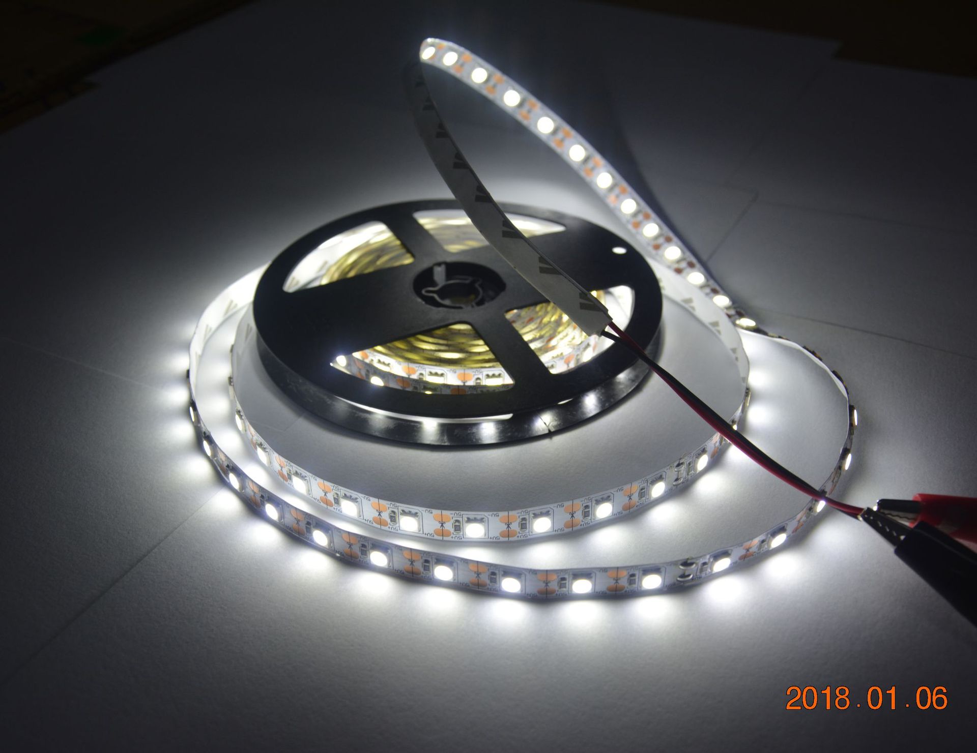 厂家直销 led灯带5050正白光60灯5v 混批