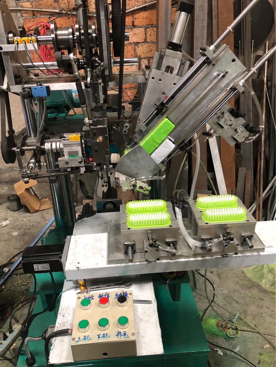 产地货源 五轴升降植毛机 高速塑料扫把植毛机 钢丝植毛机定做