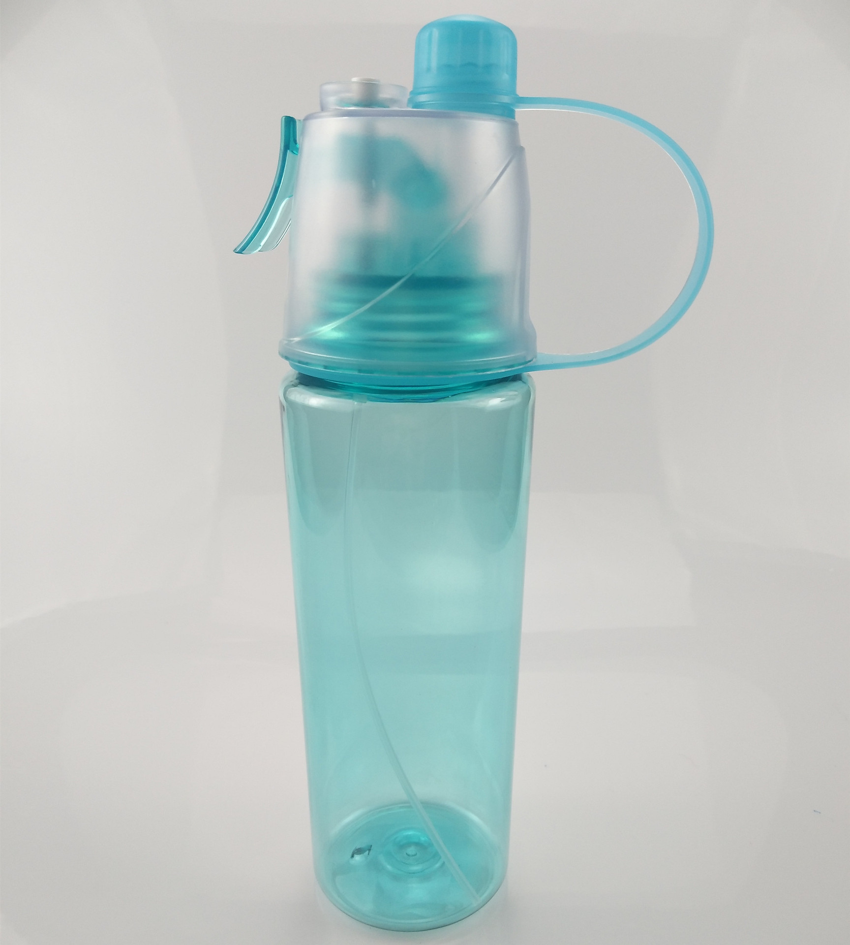 600ml喷雾水杯 户外便携保冷运动健身水壶 随手杯夏季创意喷水杯