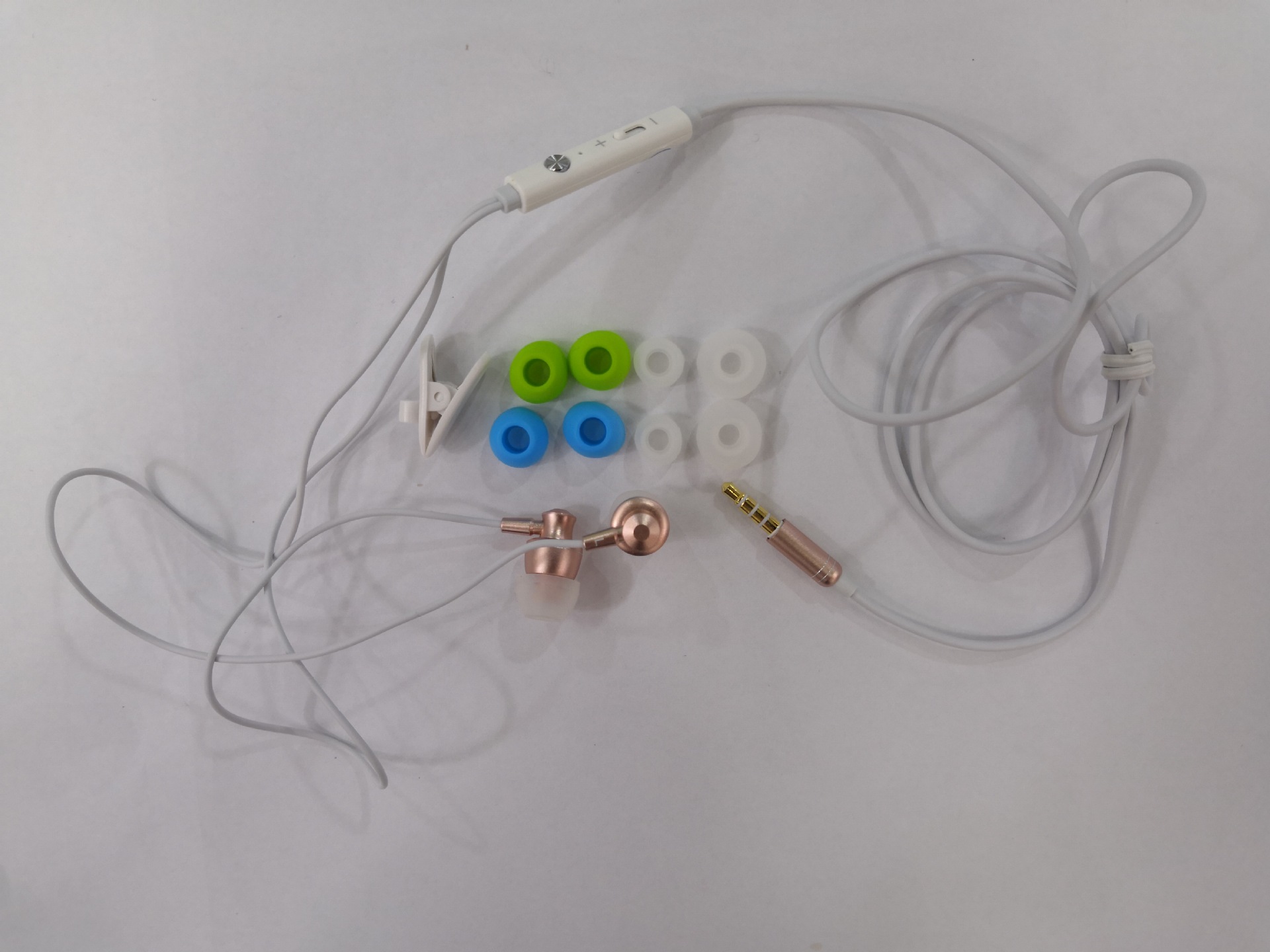 m300外贸尾单金属带麦带调音入耳式超重低音电脑手机耳机厂家批发