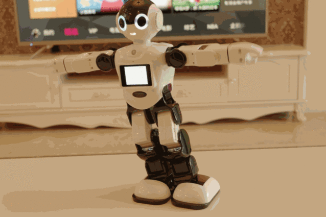 第一次玩机器人,没想到还有这样的乐趣!城市漫步"小e"体验