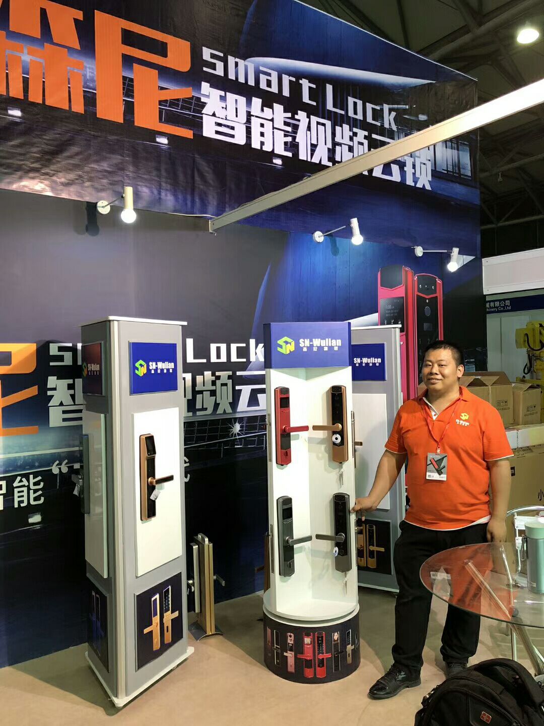 智能锁展示柜——智能锁展示柜的陈设及日常清洁