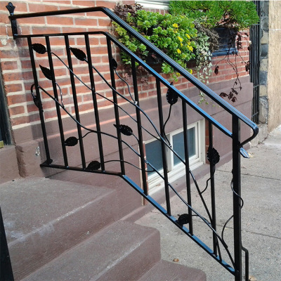 直销铁艺方管护栏别墅庭院防护围栏 铁艺隔离防护栏