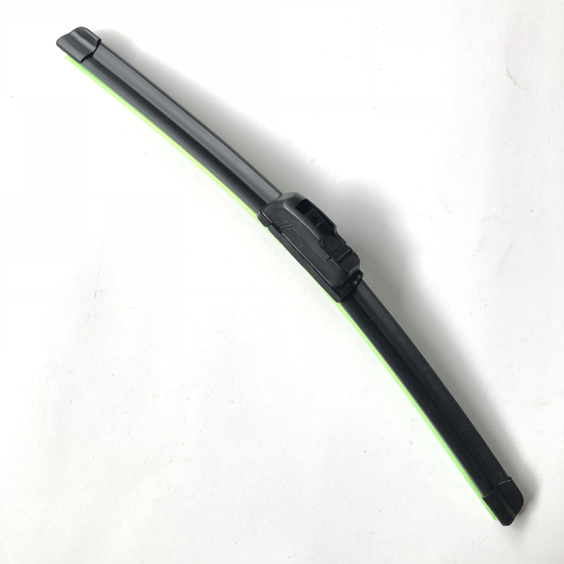 厂家批发通用无骨雨刮片汽车用雨刷器u型钩博士款雨刮器