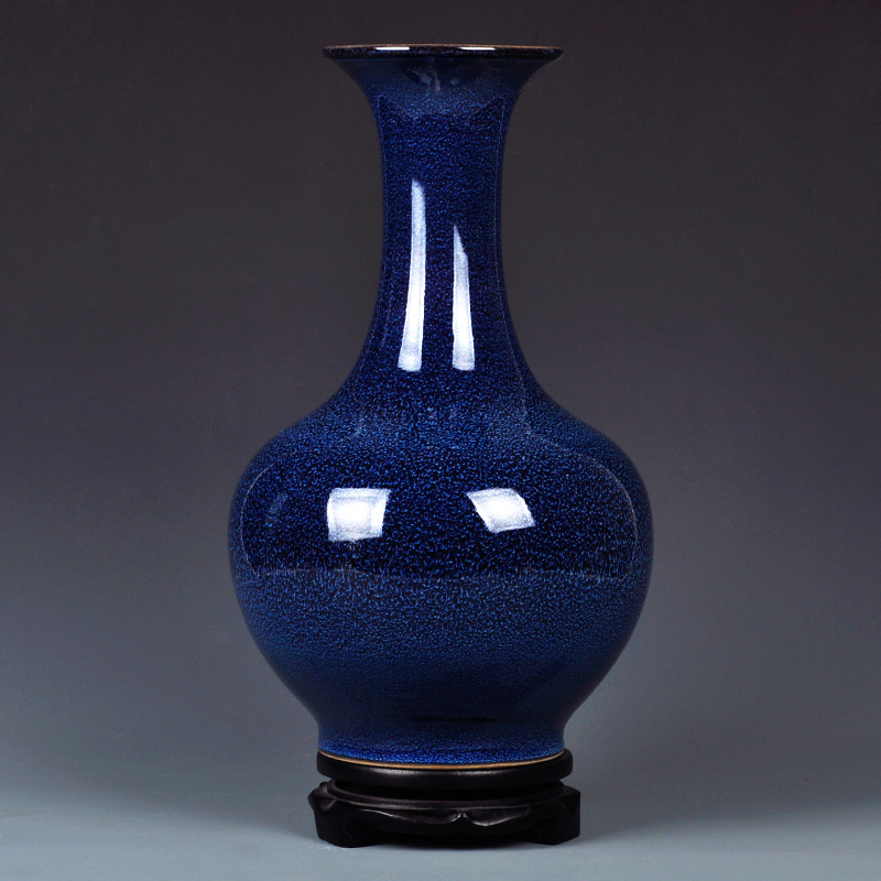 in accordance with the 箖 jingdezhen ceramic vase