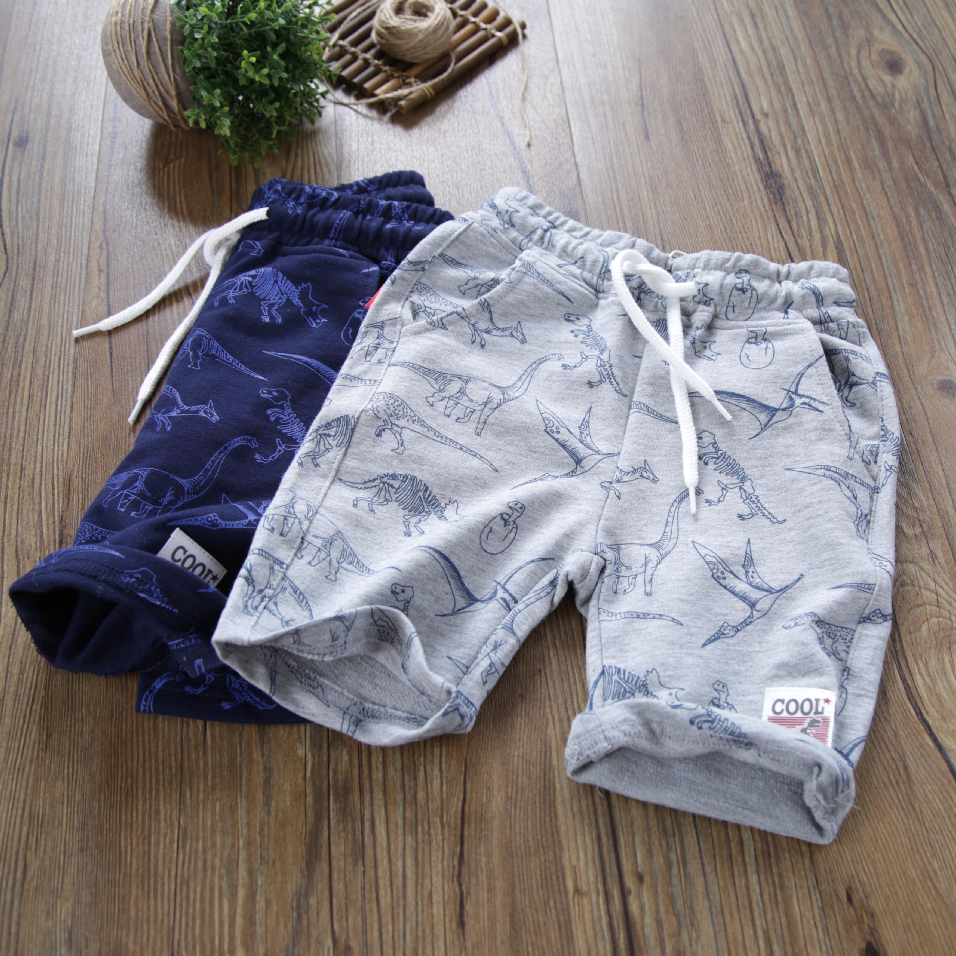 儿童休闲短裤2018夏款男童装恐龙印花针织中裤中大童五分裤沙滩裤