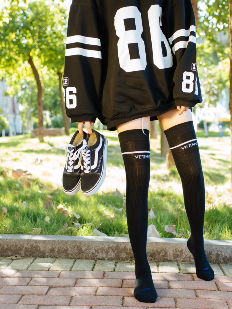 明星同款字母过膝袜子女 日系星星条纹长筒袜纯棉运动高筒袜批发