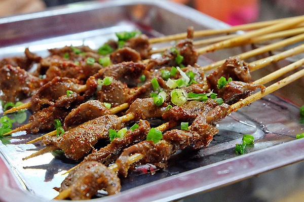 铁板鸭胗串鸭肫串批发铁板烤鸭肫串新鲜绝味鸭胗串300串厂家直销