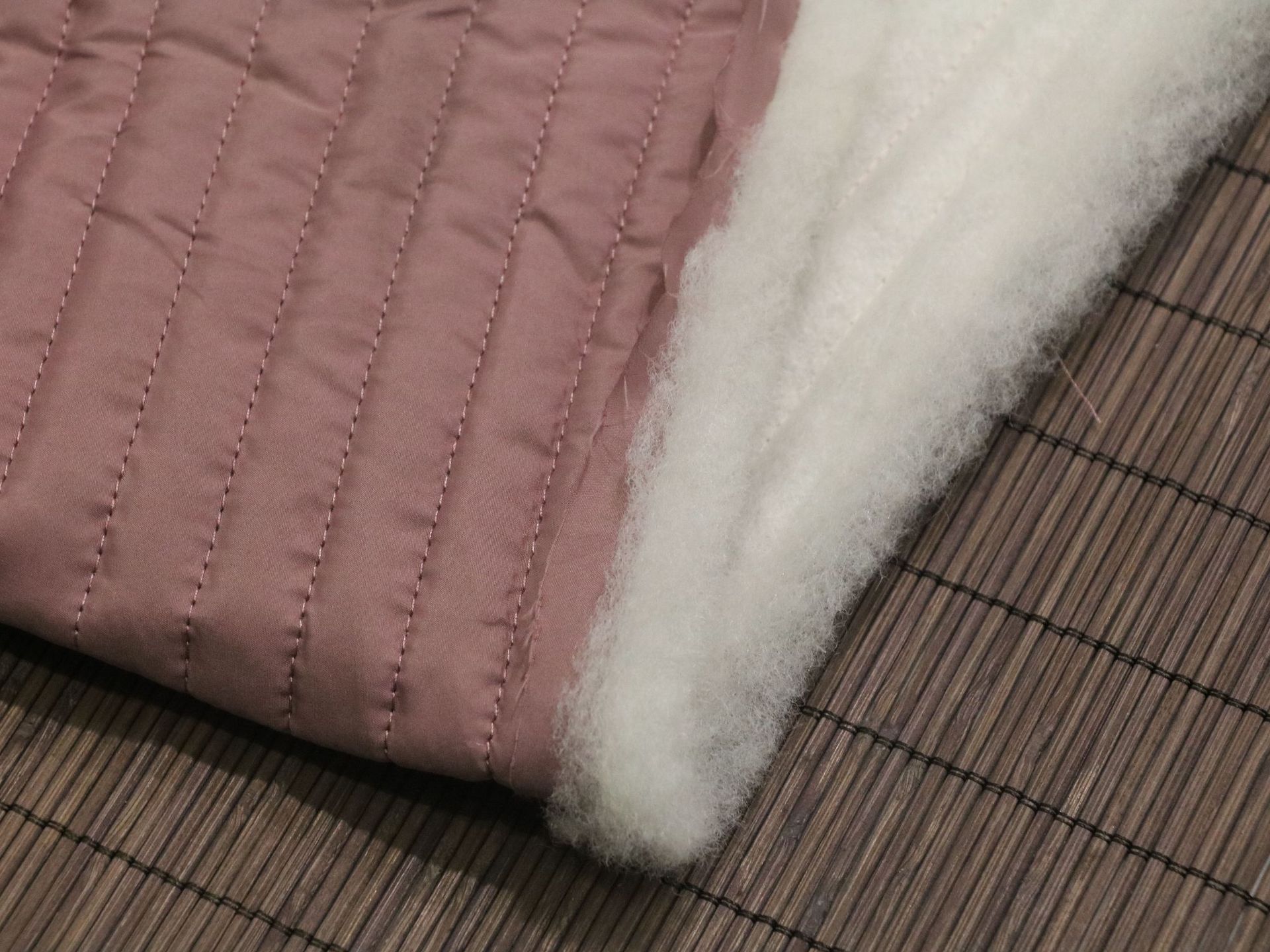 冬季里布绗缝布 绗棉夹棉面料 超声波压棉里布 直条横条夹棉加工