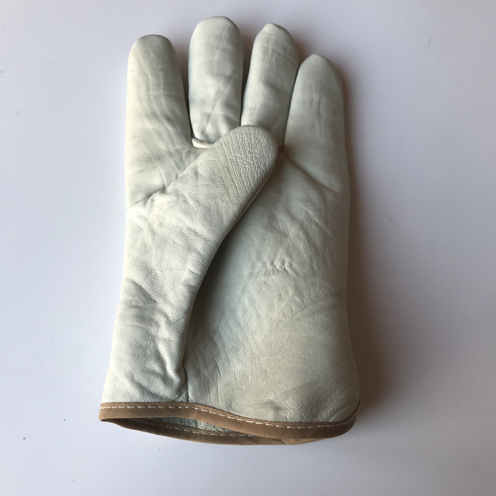 批发a级浅色羊皮短电焊手套耐磨焊接焊工防护电焊防护劳保手套