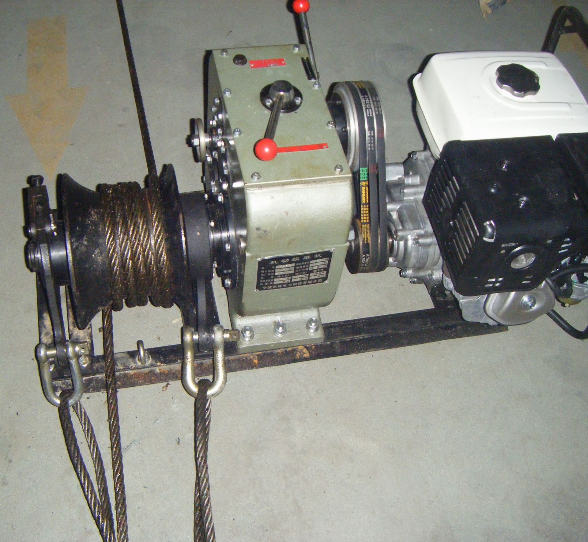 1t3t5t8t国产合资进口汽油电动柴油牵引收线皮带快速轴传动绞磨