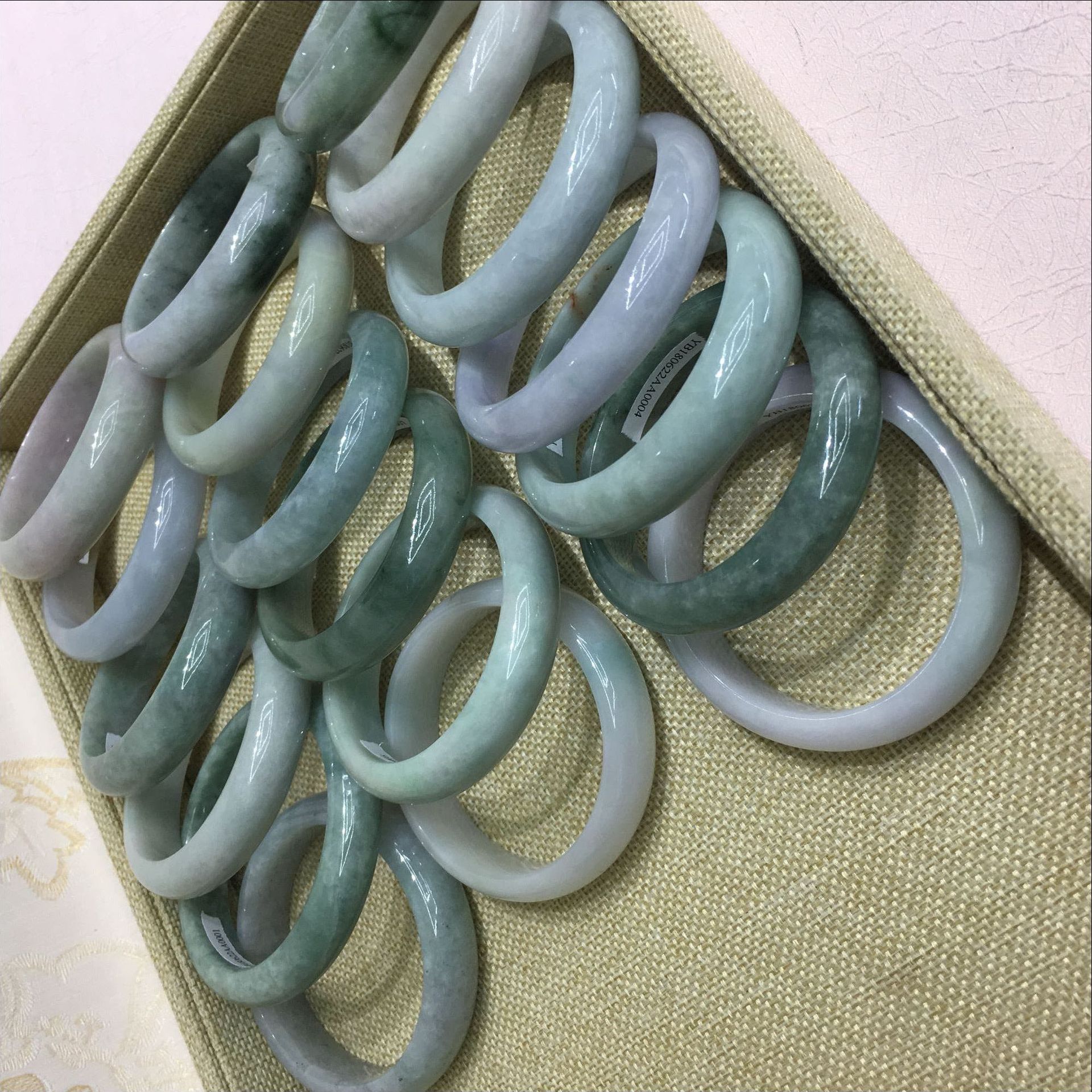 缅甸玉正品翡翠手镯a货玉器玉镯子玉手镯女款批发厂家一手货源
