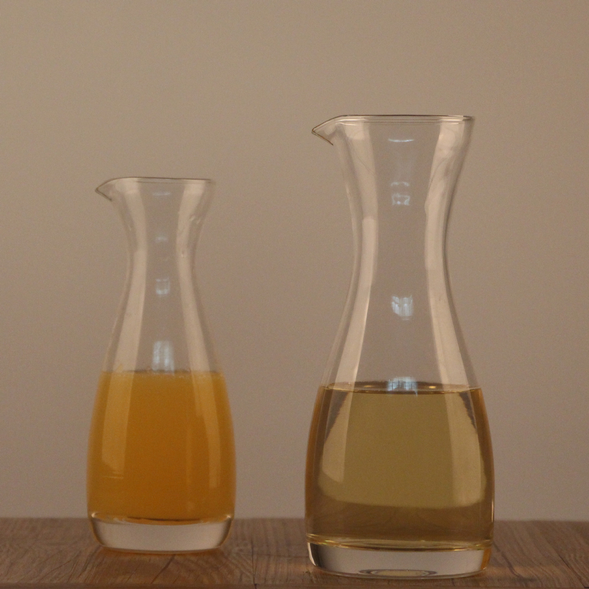 玻璃卡拉壶 调酒壶 饮料果汁壶  小扎壶  logo