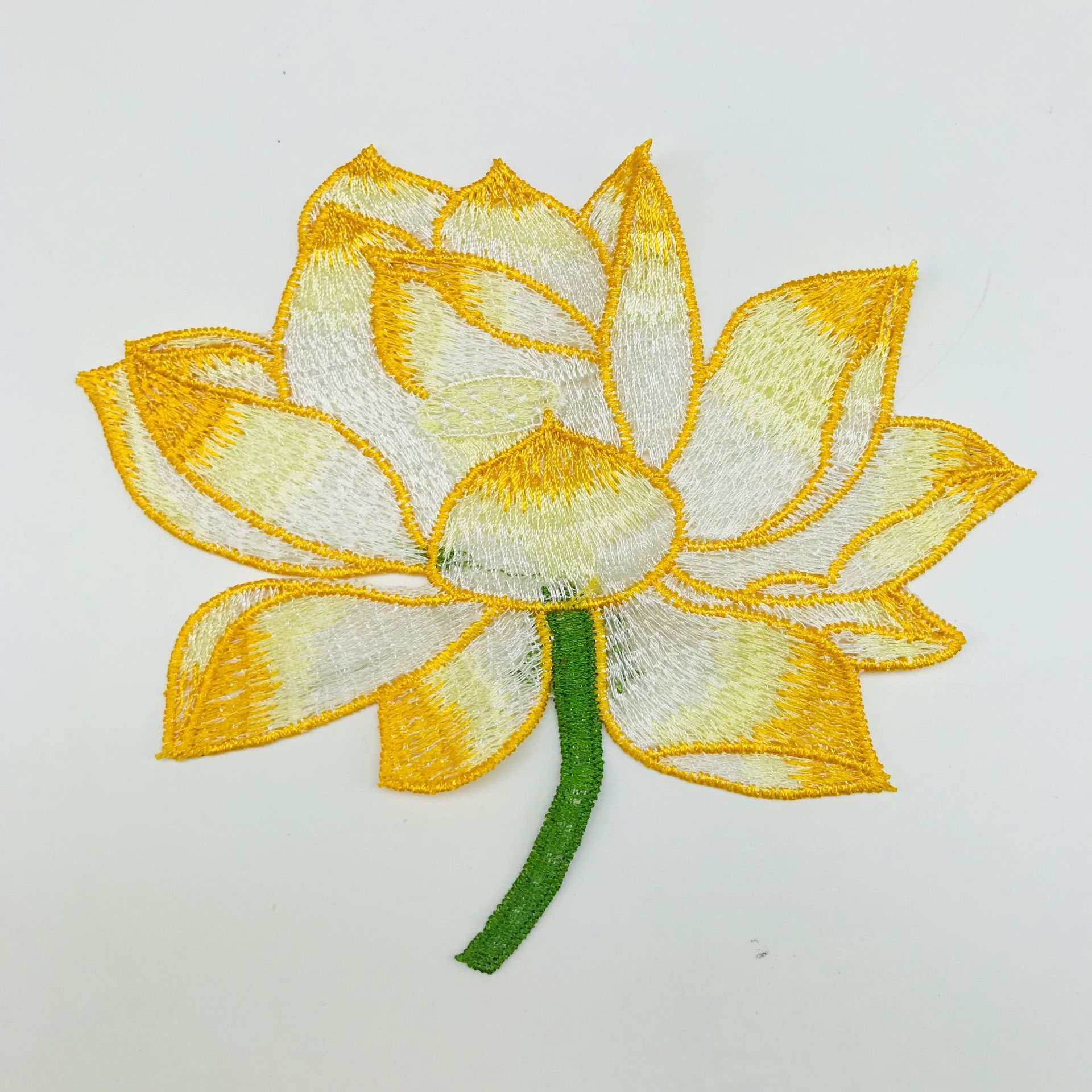 厂家直销新款刺绣 荷花水溶绣花 民族礼服大补丁 舞台演出服贴花