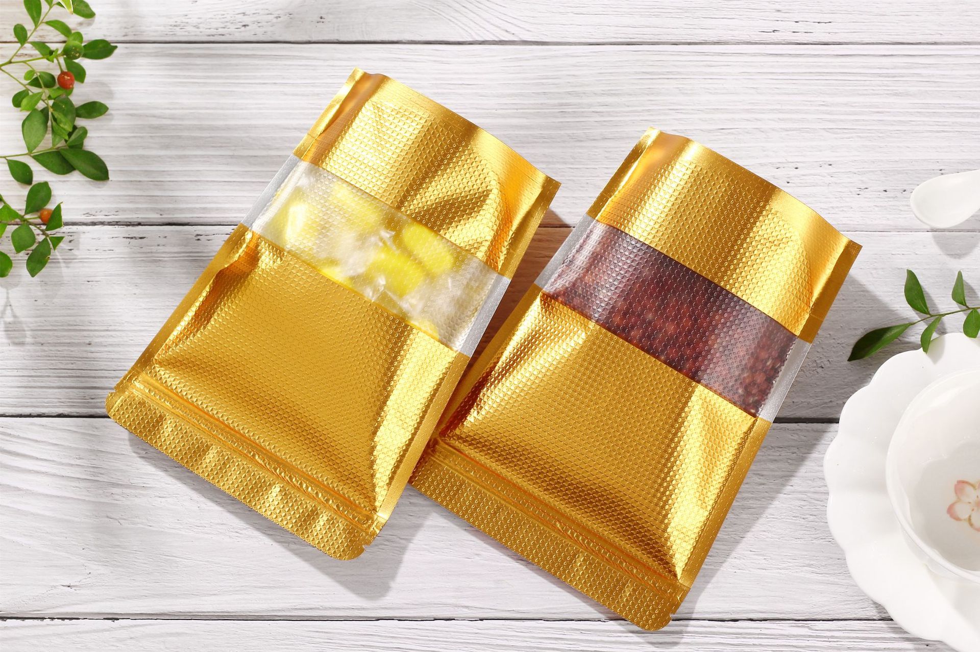 现货金色压纹铝箔袋开窗自立自封袋镀铝拉骨袋零食干果食品包装袋