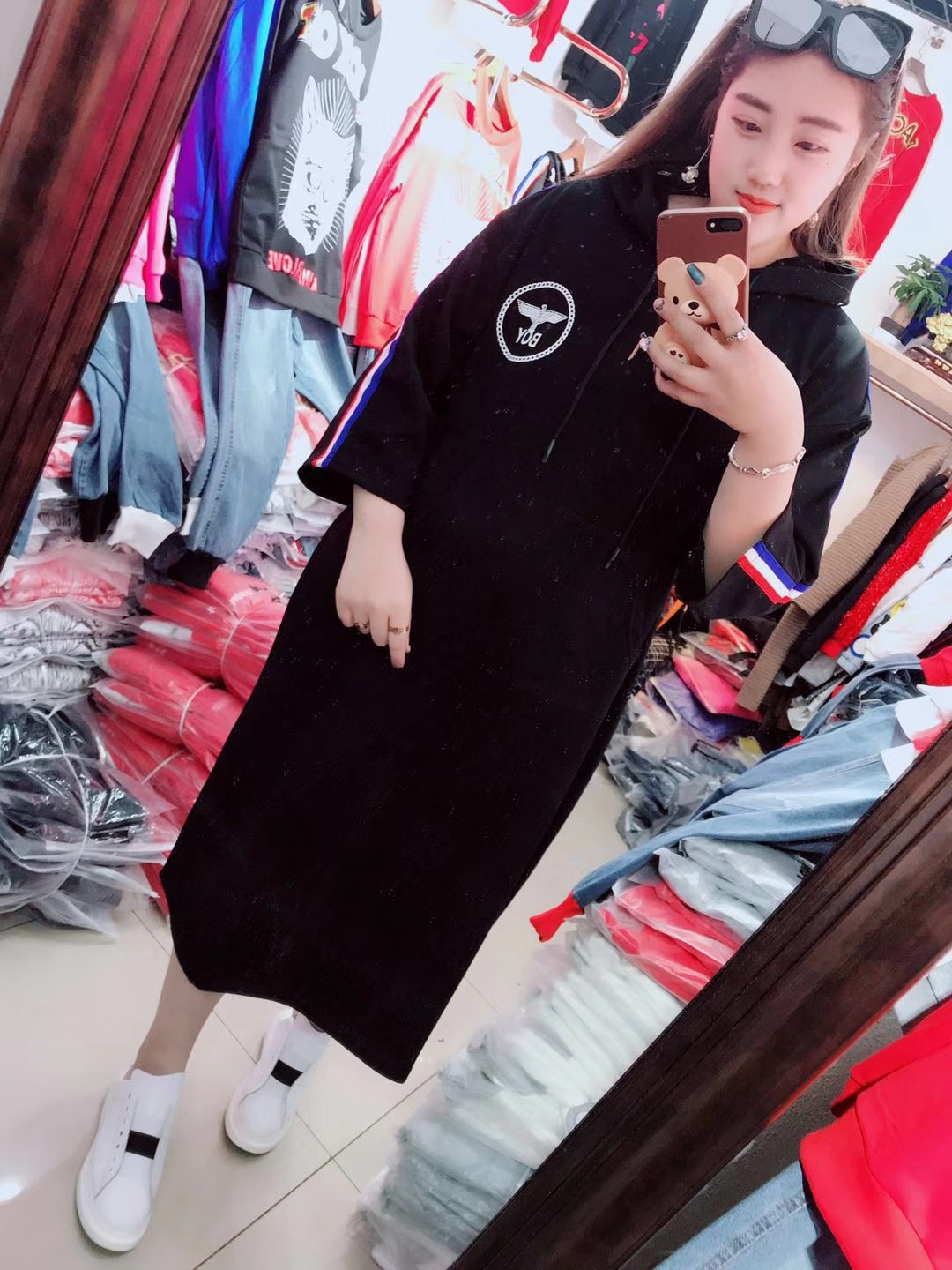 胖人服装200斤加肥加大码女装胖妹妹长款卫衣裙