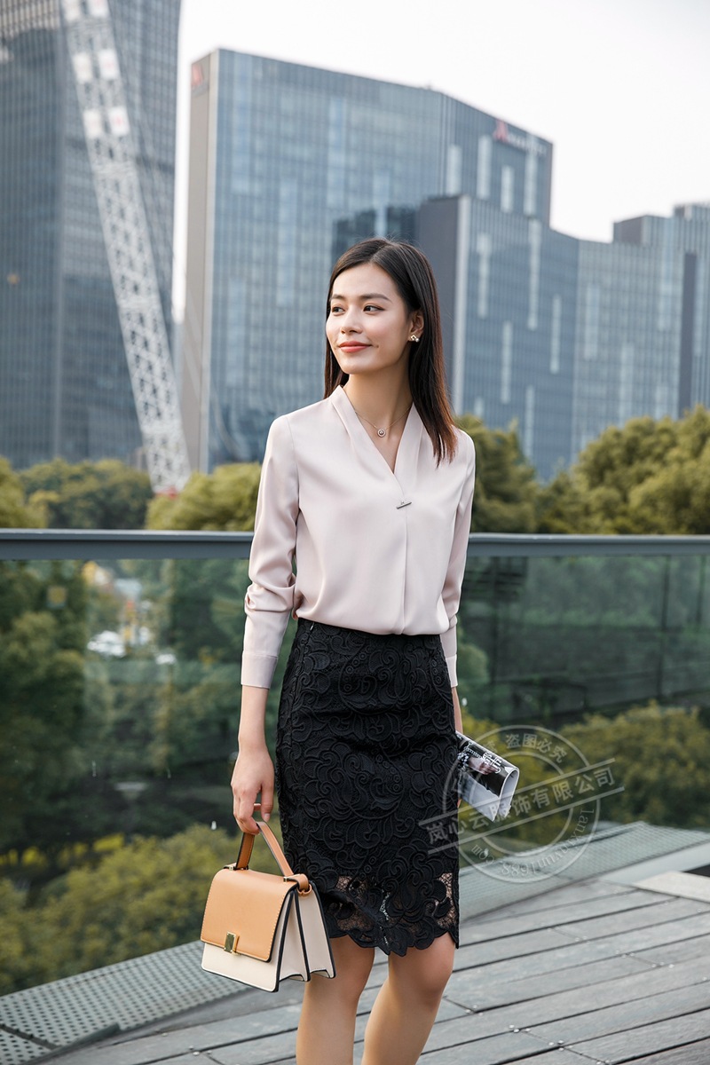 2019职业女装秋冬季新款商务白领时尚ol修身纯色长袖衬衣v领