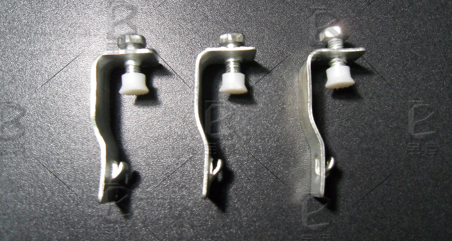 碳钢镀锌7字扣锁 桥架专用固定扣锁桥架盖板扣锁 桥架安装配件