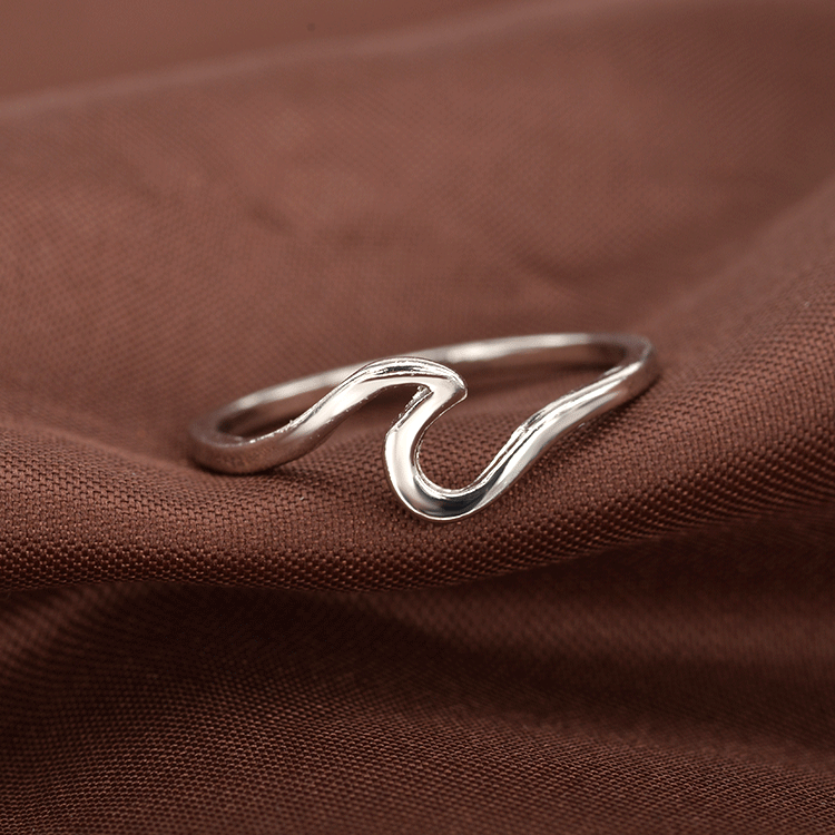 新款韩版简约义乌小饰品批发不锈钢色波浪蛇形合金海浪浪花戒指女