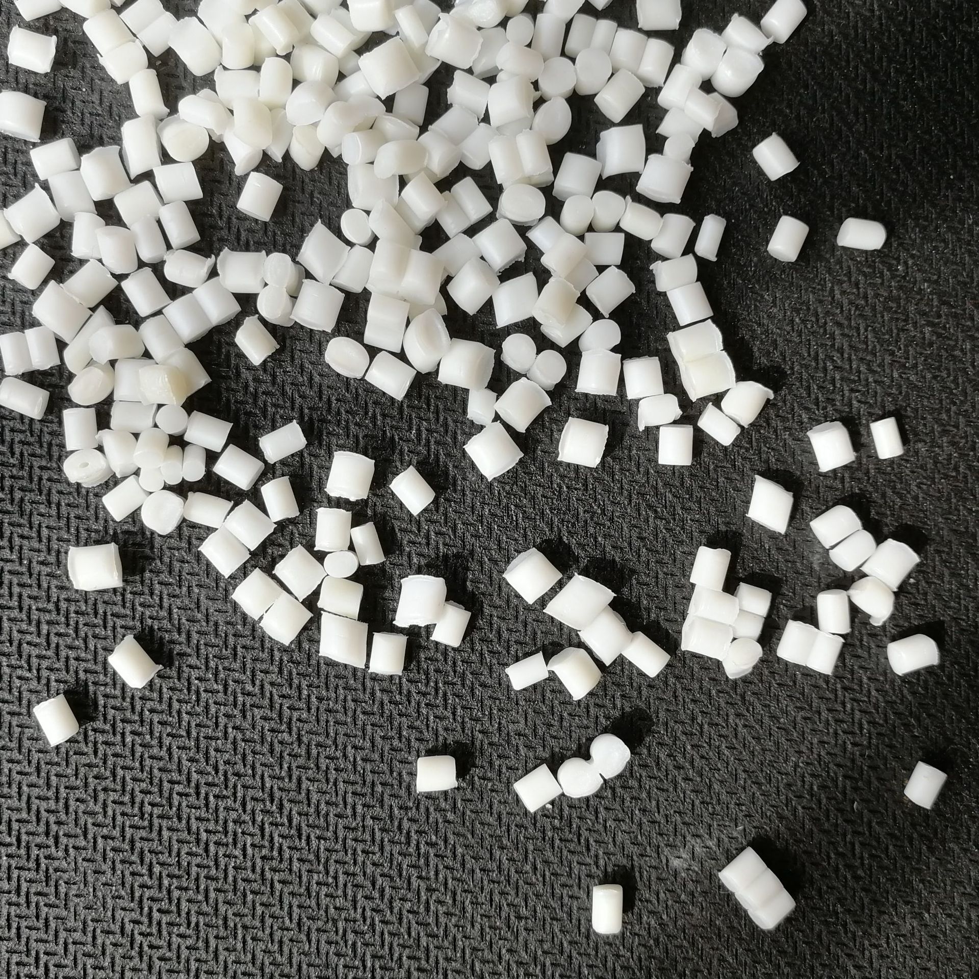 pa66尼龙大白料 进口尼龙丝抽粒 高硬度无黑点pa66大白料源头厂家