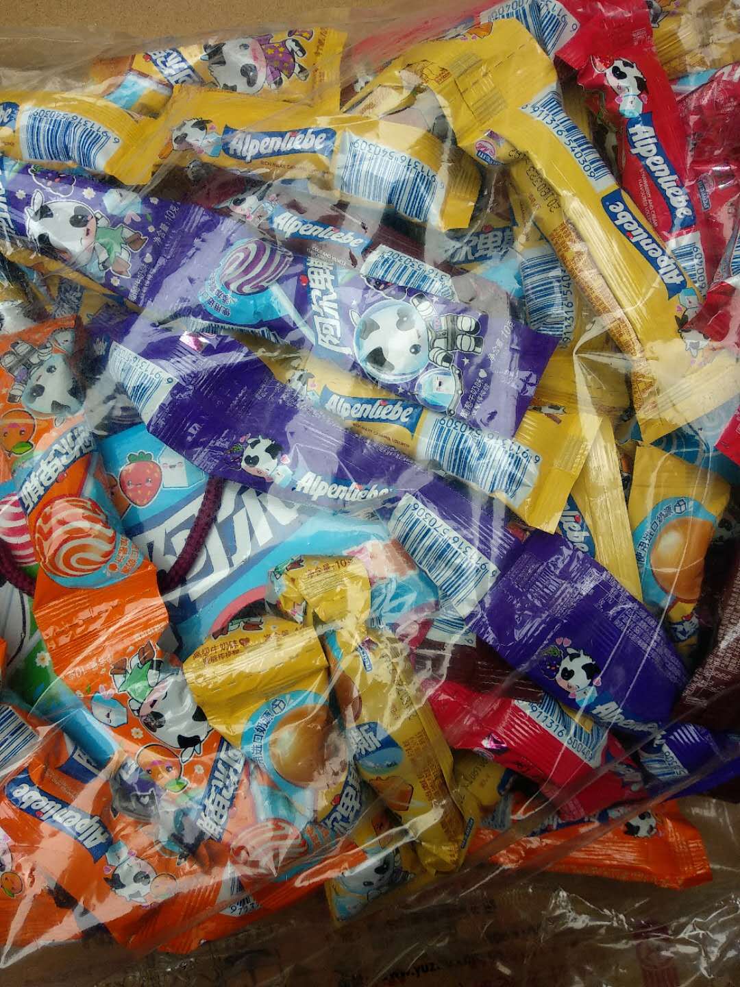 阿尔卑斯棒棒糖 多种口味牛奶型棒棒糖 一份96支*10克