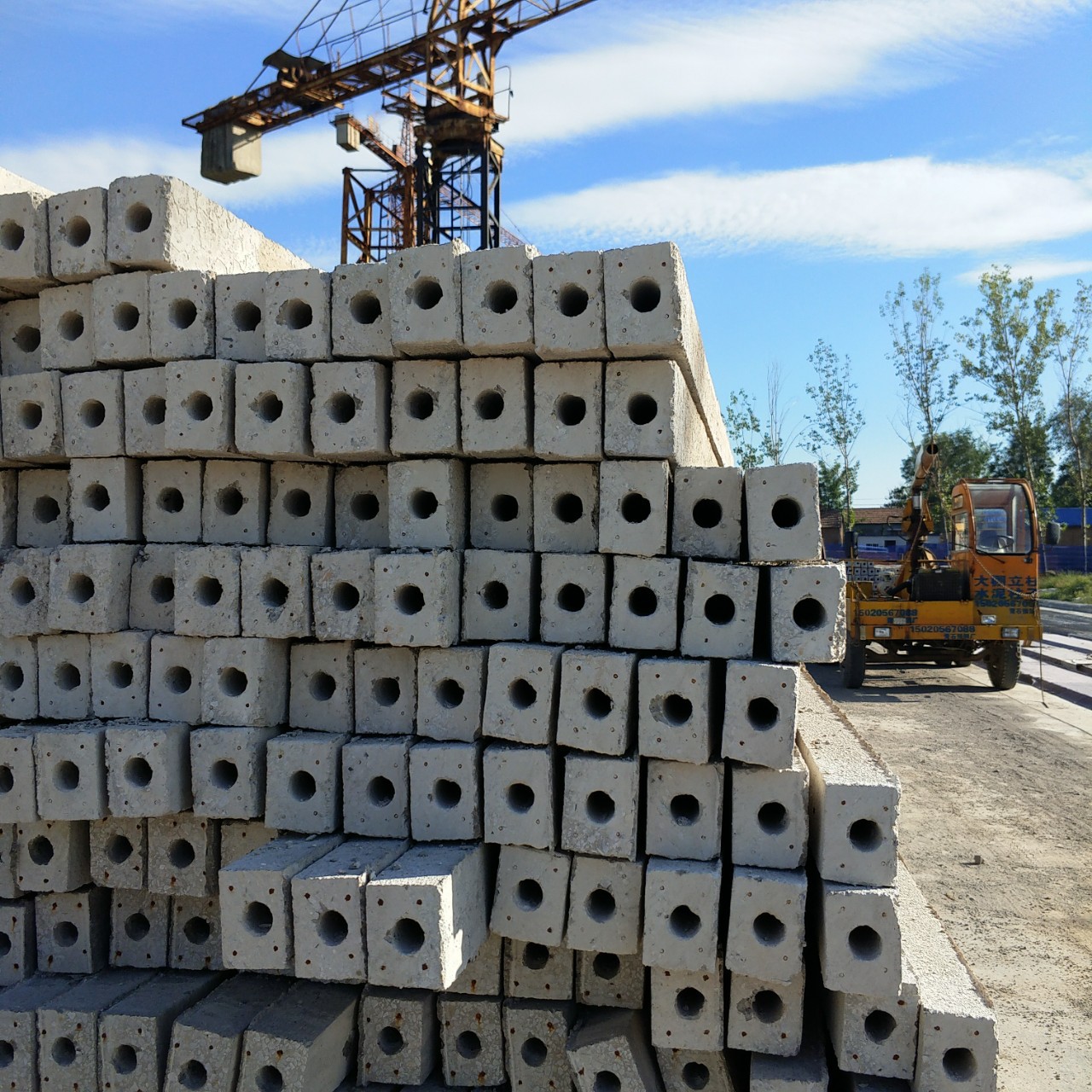 00元 产地 山东菏泽 货号 001 品牌 青石 形状 条状 材质 普通混凝土