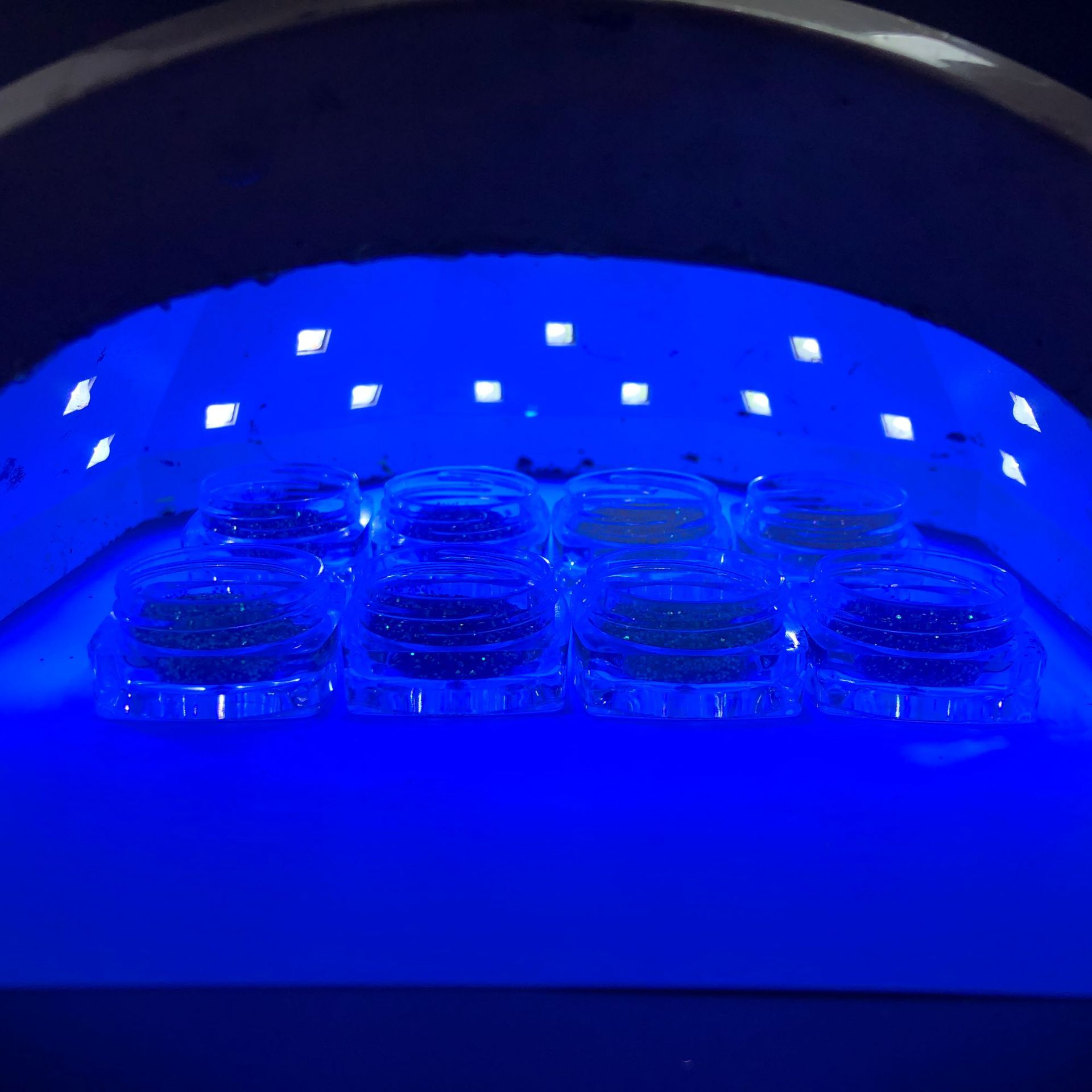 八色光变金葱粉紫外线光照射指甲用的金葱粉专耐溶剂亮片