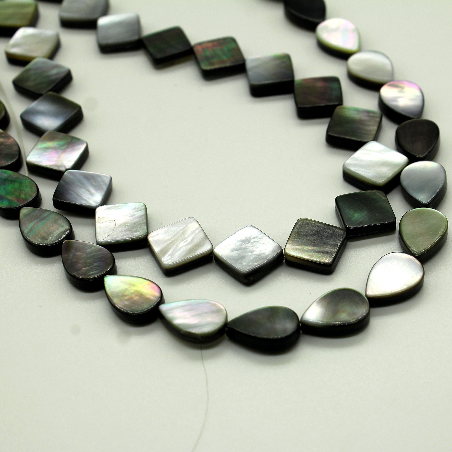 天然黑蝶贝黑贝水滴直孔半成品贝壳配件批发耳环项链手链配件