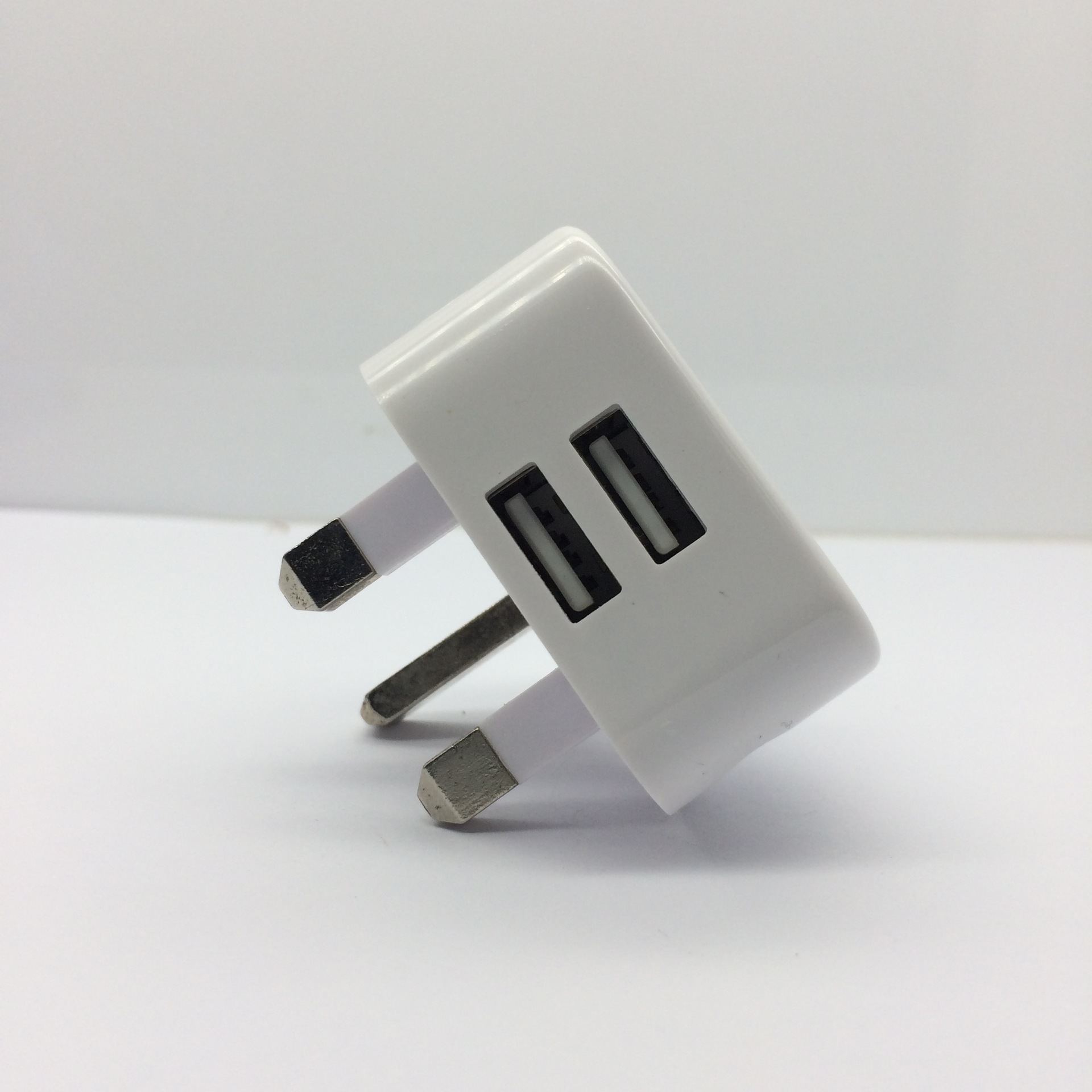 英规充电器 港版三角单u 双usb 3usb适配器 5v2.1a 适用苹果安卓