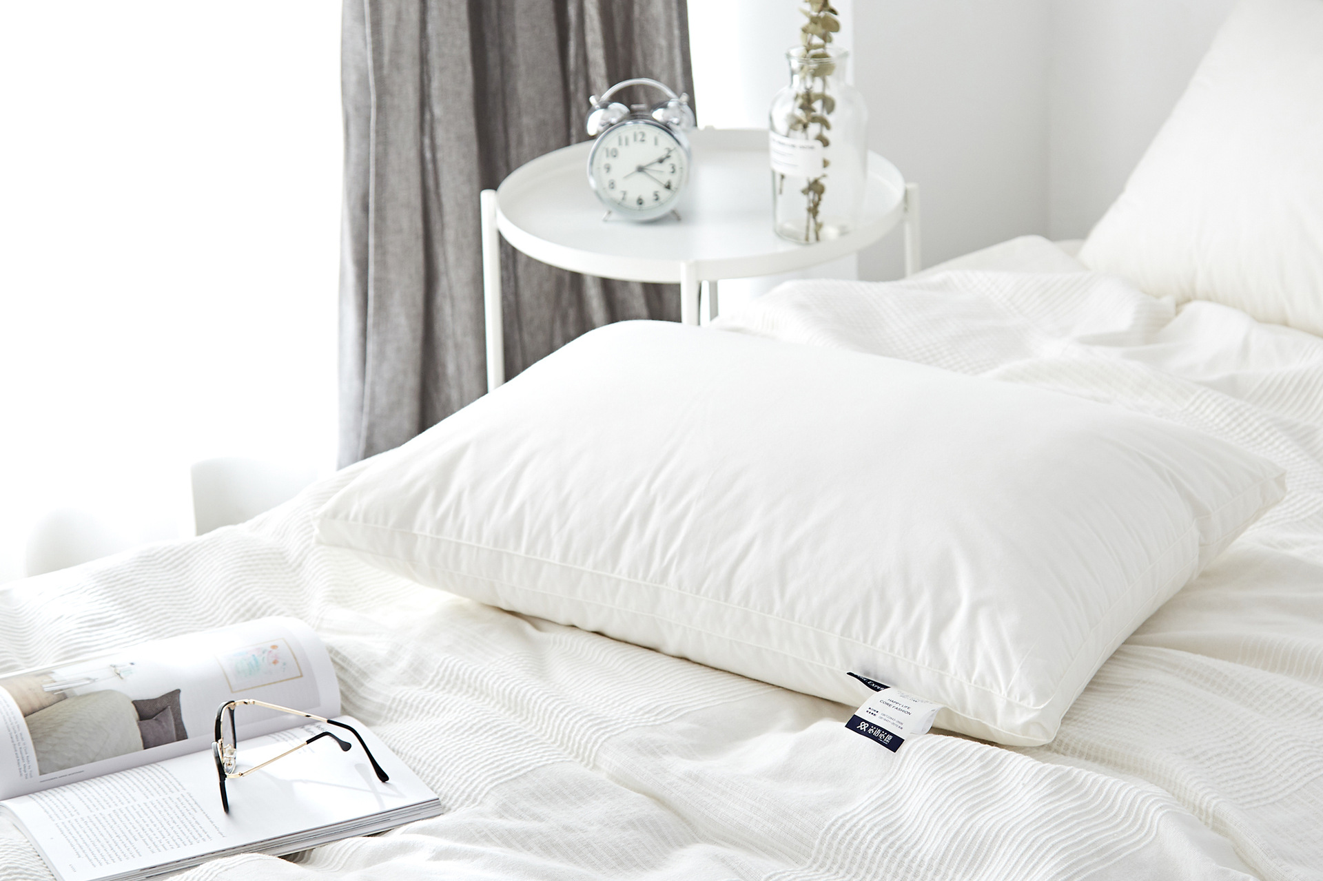 简约立体化纤枕芯呵护颈椎枕头五星酒店宾馆羽丝绒枕芯厂家直销