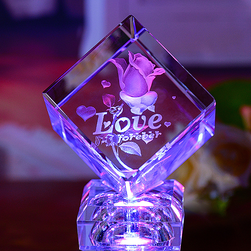 水晶工艺品 水晶生日礼物 定制彩印水晶内雕方体玫瑰花摆件