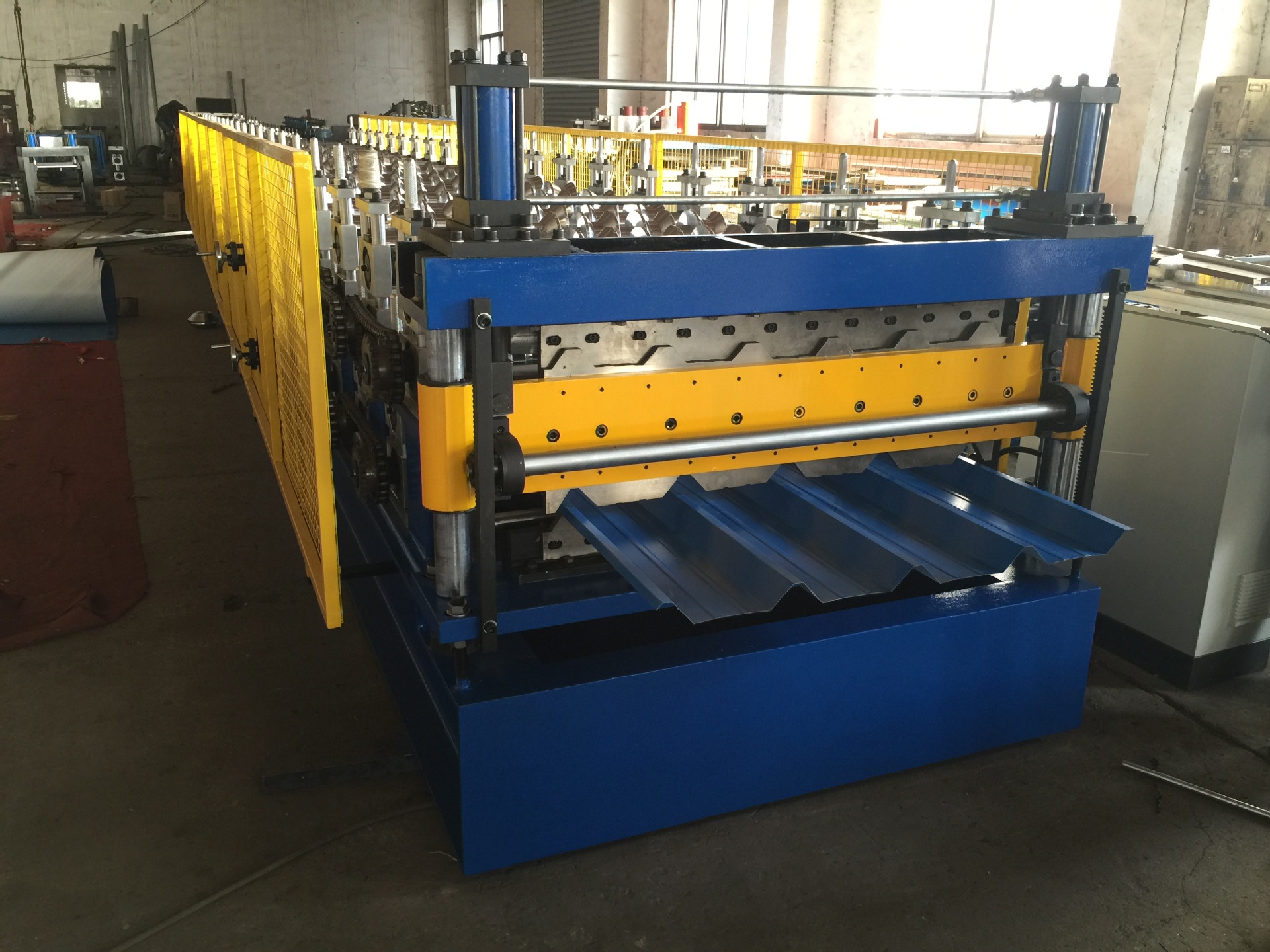 彩钢瓦成型机,彩瓦成型机.