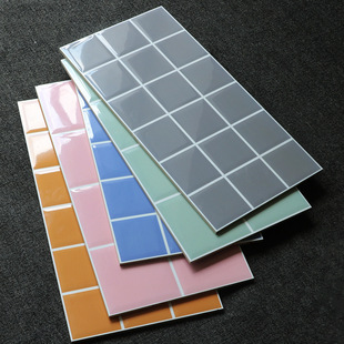 卫生间彩色墙砖