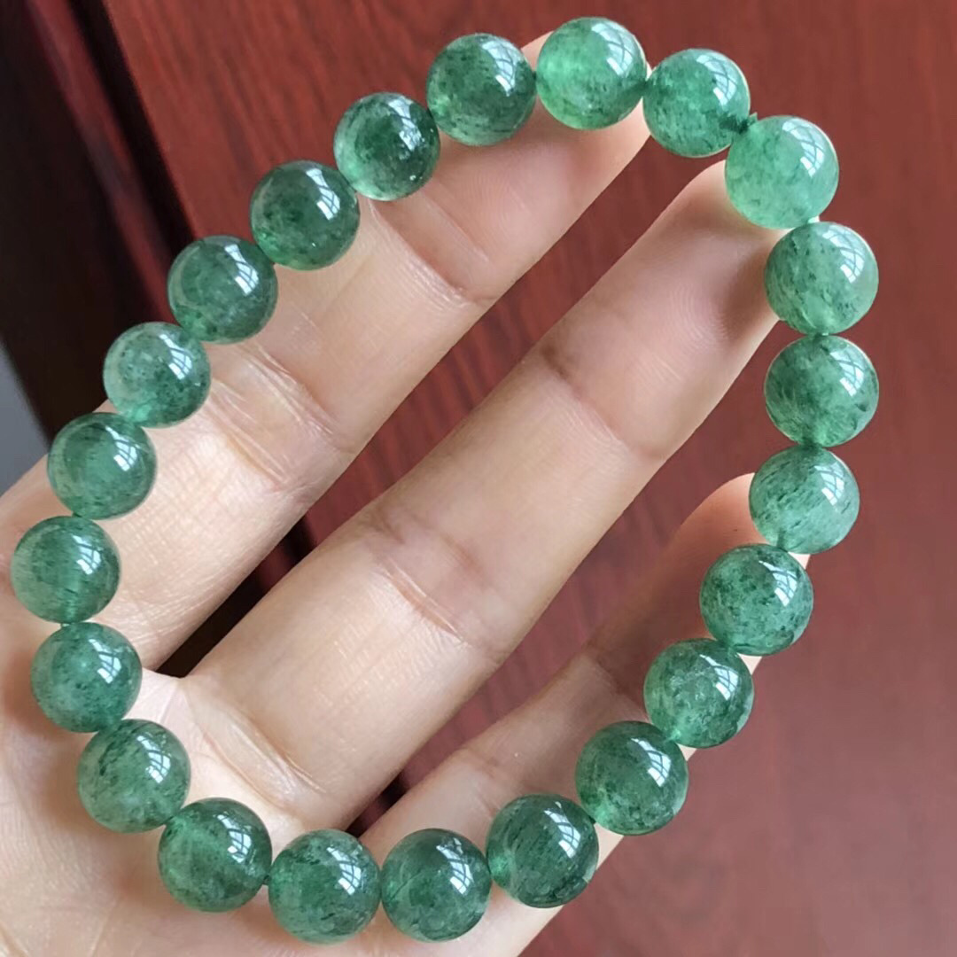 95天然绿草莓晶手链 20.45克 9毫米左右 颜色漂亮 价格30一条