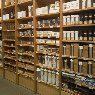 无印良品展柜靠墙 店铺家居用品展示柜快时尚品牌店水杯高柜定制